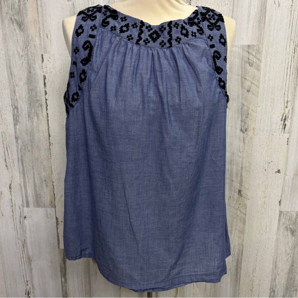 Old Navy Embroidered Blue Sleeveless Chambray Top